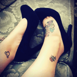 Who says #girlswithtattoos cant be classy💋 #ankletattoo #anchorwithflowers #Highheel #lovemytattoos 