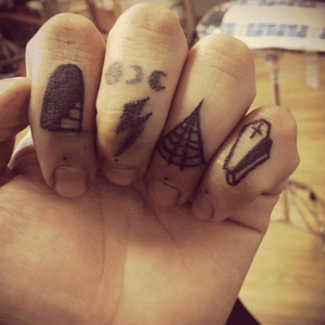 Inky fingers 