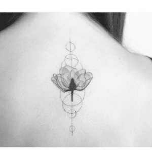 #jakubnowicztattoo #flower #lotus #geometric 