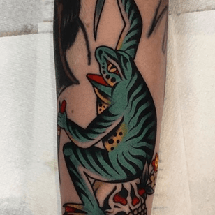 Knify frog de Luke Jinks #tattoooftheday 