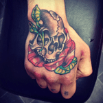 #deadlucky #tattoo #ink #handtattoo #rosetattoo #skulltattoo #oldschoolskulltattoo #oldschooltattoo #traditional #marcinromanowski 