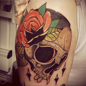 Skull and Rose on right upper arm/shoulder done by Rob Oldfield (Raco) of One For All Collective in Manchester, UK. (ig: racotattoo)