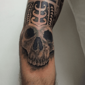 💉plein de news a venir 👍👍😆 #news #skull #skulltattoo #tattoo #tatouage #SunburnTattoo #tattooart #blackandgrey #blackandgreytattoo #inkjecta #inkedmag #inked #tatoomodel 