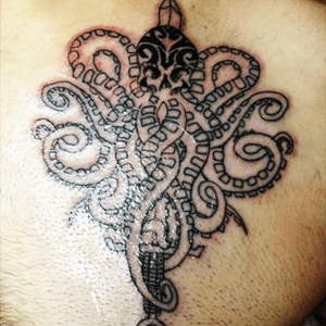 Octopus outline and shade before color