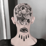 Scalp tattoo by Matiktattoo #scalptattoo #flowers #blackwork