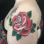 Rose tattoo #rosetattoo #bigrose #Tattoodo #tattooedwoman #roses #tradtional #traditionaltattoo #bestandthebrightest #bright_and_bold 