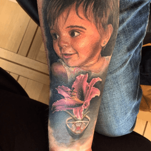 Memorial tattoo of my late daughter. Her name is Flor (Flower in english) Done by the great Steve Butcher from NZ. #stevebutchertattoos
