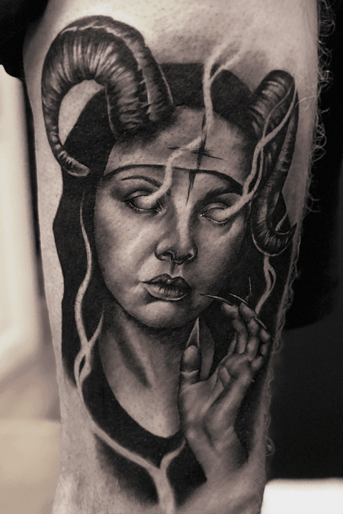 So I did a self portrait today :p #tattoos #tattoo #tattooed #tattooideas #tattoodesign #evil #dark #darkart #horror #nun #evilnun #nuntattoo #horns #ramskull #blackandgray #thightattoo #portrait #portraitattoo #womantattoo #womanportrait #nails #tattoooftheday #ink #inked #inkstagram