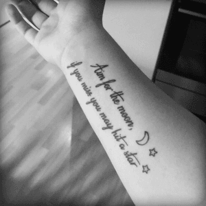 Aim for the moon if you miss you may hit a star❤️ this was my first tattoo #tattoo #drE #script #quote #art 