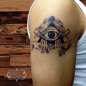 Hands and all seeing eye tattoo#tattoo #marianagroning #karmatattoo #cdmx #MexicoCity #Mason #Masonic 