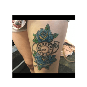 Clock and roses 