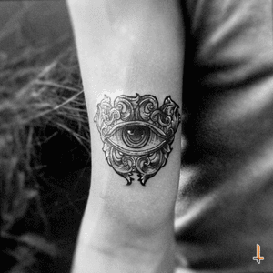 Nº220 The eye #tattoo #ink #eye #eyetattoo #thirdeye #spiritual #sacred #eyeofprovidence #ornaments #ornamental #ornamenttattoo #playadelcarmen #bylazlodasilva