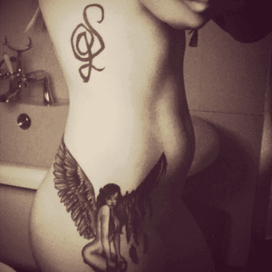 #angel #tattoo #hakunamatata #blacandgrey #hip #RibsTattoo #wings #girlink #pinup #meaningfultattoo 