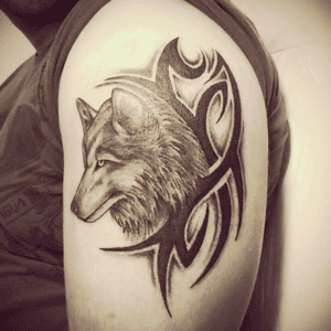 #lobo #tribal #wolf #tattoo #jeffinhotattow 
