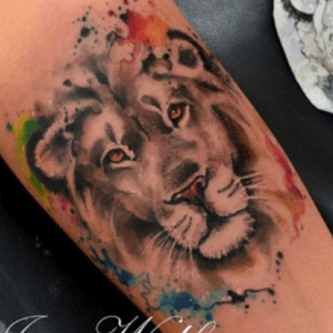 #megandreamtattoo i love lions, they are a huge symbol to my life and all of the obstacles i have faces and conqured. They represent my life. 