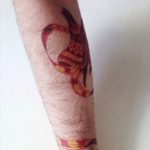 The tattoo wraps all the way around my right forearm. 