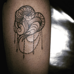 🕸💀. #mendhi #mendhidesign #dotwork #pontilhismo #blackwork #delicate #heart #coracao #tattoogirls #tattoowoman #tattoodo #ink #inkedgirls #fineline #delicate #delicatetattoo #tatuagemdelicada #brasil 