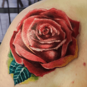 #tattoo#hiptattoos#TattooGirl#tattooartist#tattooart#besttattooartists#tattooart#roses#redroses#realistic#color#Professionals#artist#aveley#perth#westernaustralia#sunshadowstattoo#Australia 
