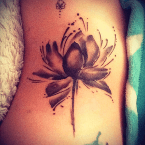 #watercolor #lotus #blackandgrey by Ramon Francisco (ramonink on instagram)