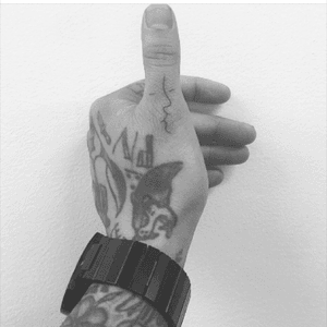 Favourite one by Jon boy #JonBoy #tattoo #handtattoo #linework #finelinetattoo 
