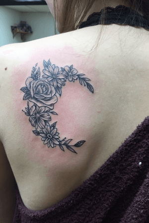 foral moon tattoo