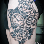 Absolutely beautiful pocketwatch decorated with roses tattoo #roses #time #pocketwatch 