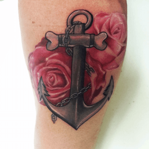 This tattoo means a lot to me. Many years of struggle but out of it all came beauty. 🔹The anchor resembles all the death, addiction, lies, and terrible things I've held onto. 🔹The broken chain resembles the bondage broken from identity, purpose, and my past addiction with pornography. 🔹The flowers resemble the beauty out of it all that God gave me. In the midst of my sexual sin, he promised me a future wife, something I doubted many times.We all have our own anchors that we carry, but I'm here to testify that by God you don't have to carry it anymore, nothing is too big or strong for God to break and make beautiful.#pornographyaddiction #futurewife #daygotattoo