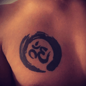 Om with circle of enlightenment, stay strong and lifted ✌🏽️