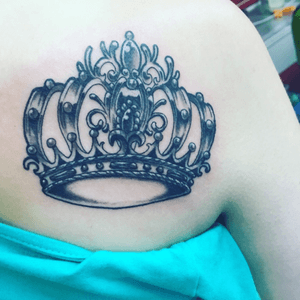 Crown done by #SixGillCustomTattoos #crowntattoos #royaltattoo #TattooGirl 