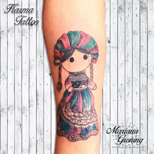 Mexican doll tattoo#tattoo #tatuaje #color #mexicocity #marianagroning #tatuadora #karmatattoo #awesome #colortattoo #tatuajes #claveria #ciudaddemexico #cdmx #tattooartist #tattooist #mexicandoll #muñecamexicana 