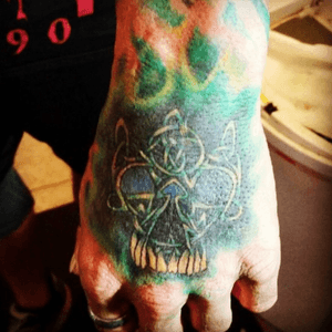 #celticskulltattoo on my left hand by Anthony DeJesus #celtictattoo #skulltattoo #handtatoo #jobstopper 