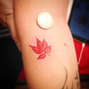 Micro tattoo, small tattoo, mini tattoo, leaf tattoo, color