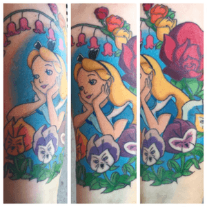 More shots of Alice since it wraps around the forearm a bit. #disney #color #aliceinwonderland 