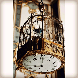 To be honest I would let Megan Massacre tattoo anything on me! 💜 but it would be really awesome if she tattooed this cage clock on me with the text "Wir schließen uns ein, Bis die Zeit uns vergisst" it's German translates to "We lock ourselves in, Untill time forgets us" #megandreamtattoo 🕰💋