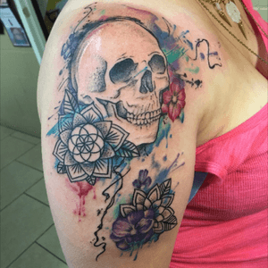 Another piece of my sleeve in progress. Krysta @ Casey's in Nacogdoches, TX.#geometricwatercolor #watercolor #watercolorskull #skulltattoo #floral #sleeve 