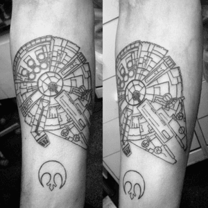Star Wars Nave. #linework #starwars #blackwork #blackworktattoo #tattoodo #tattoo #tattoolover 