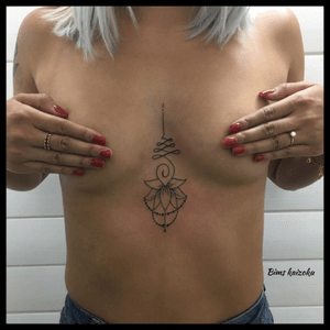 Encore un bon burday ma belle😘😘 #bims #bimstattoo #bimskaizoku #paris #paristattoo #paname #tatouage #tatouée #tatouages #unalome #unalometattoo #unalomestyle #burday #raveninktattooclub #tatt #tatts #tatted #tattrx #tattoo #tattoogirl #tattoos #tattooer #tattooed #tattoomodel #tattoostyle #tattoogirls #tattoolife #tattoolove #tattooartist 