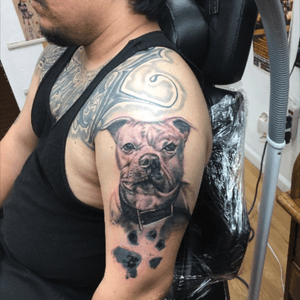 Custom tattoo pitbull with paw print