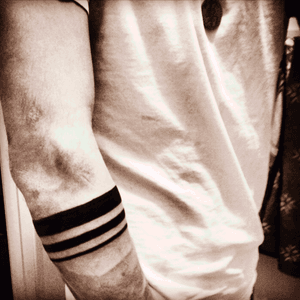Why do i find this so sexy...? Lol #armband #forearm 