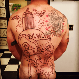 Work by Neal at The Harbor Rose in Moorehead City, NC. #theharborrose #americantradional #kingkong #outline #babe #backpiece
