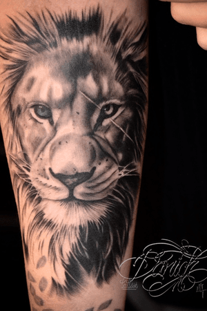 Another one ☝️🙏🏼 Rdv sur http://darick-tattoos.com/ Ou daricktattoos@gmail.com #daricktattoos #le33artstudio #paris #france #lion #liontattoo #scared #blackandgrey #blackandgreytattoo #tattoed #tattooart #tattooartist #tattooshop #tatouage #girlwithtattoos #dope #picoftheday #ink #inked #inkedgirls #tattoos #tattoogirl #killerinktattoo #tat