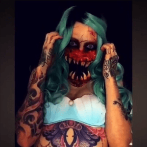 #tattooedwomen with #scarey #facepaint #welove 