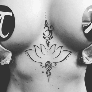 #sternumtattoo #ornamental #ohm #lotus #underboob #tattoooftheday