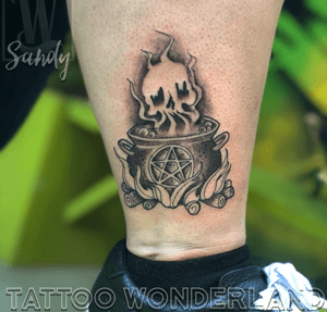 #cauldron @sandydex_tattoos @tattoowonderland #youbelongattattoowonderland #tattoowonderland #brooklyn #brooklyntattooshop #bensonhurst #midwood #gravesend #newyork #newyorkcity #nyc #tattooshop #tattoostudio #tattooparlor #tattooparlour #customtattoo #brooklyntattooartist #tattoo #tattoos #boilboiltoilandtrouble #cauldrontattoo