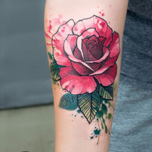 our very first one here on tattoodo 😊••••#poppytattoo @poppytattoo #tattoo #tattoos #tattooed #ink #inkedgirl #inkedmag #rose #roses #colortattoo #tattooartist #pavla #slovakia #bratislava #slovensko #tetování #tetovanie #tattoooftheday #simple