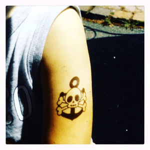 Altro che i tatuaggi del Babbo questo aiche è da duri ! #son #tattoo #daddy #dadwithtattoo #sebastian #oldstyle 