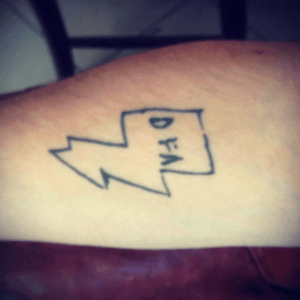 Logo's label of my favorit band ever : LCD Sound System and its also a flash ^^. #dfarecord #lcdsoundsystem #flash #tattoodo #storie 