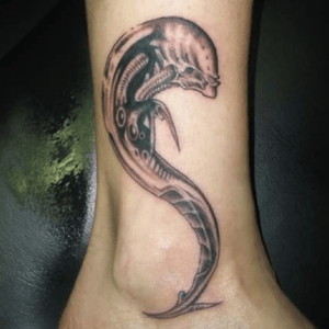 My love affair with Giger's alien designs started when I was 15 and saw Aliens in 1986. Getting an alien tattoo is my ultimate #megandreamtattoo @megan_massacre @gritnglory 