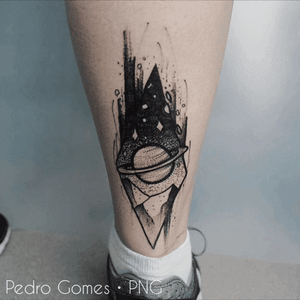 My second tattoo done by Pedro Gomes (follow him on instagram @pedrongomes ) This tattoo basically embodies how I think about life and I'm in love with it.#geometric #planet #saturn #space #stars #life #spiritual #lowerLeg #right 