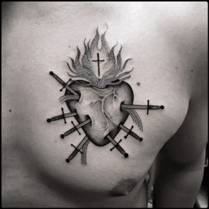 #black #sacred #heart #tattoo #blackwork #totemica #ontheroad 
